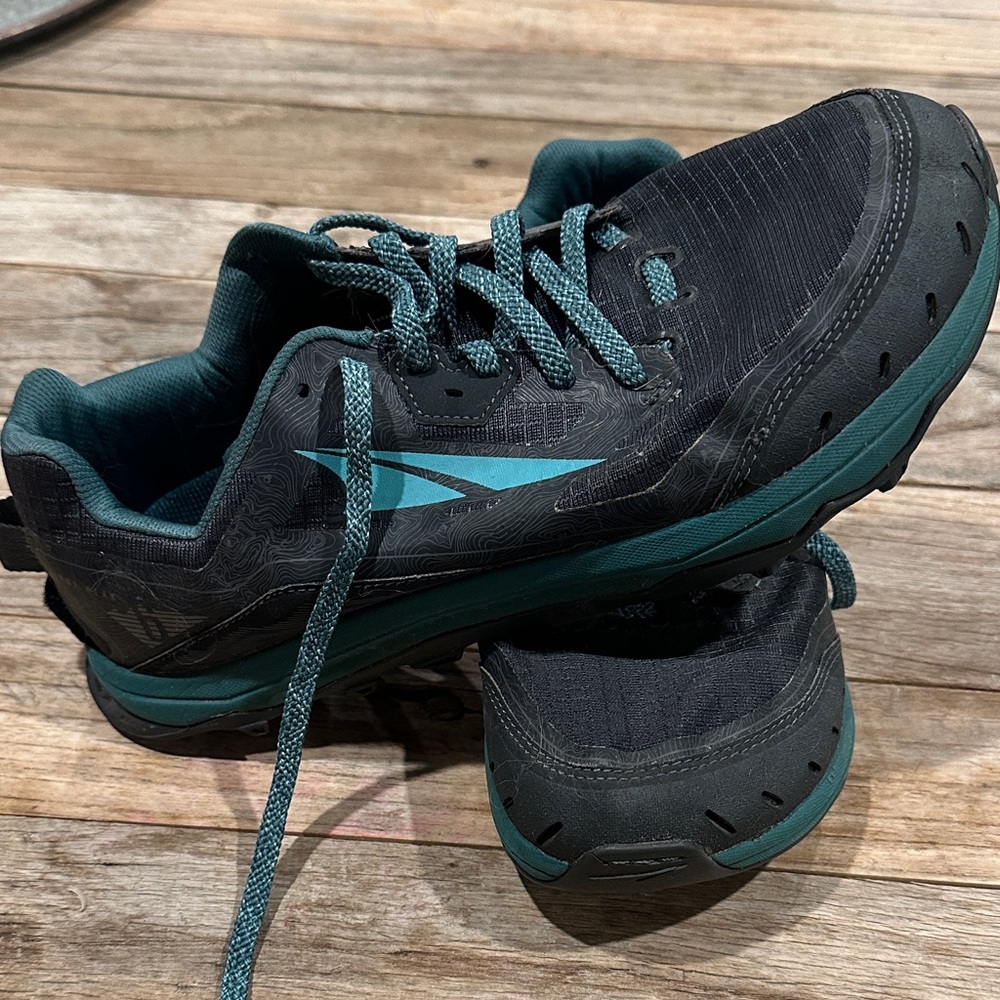 Altra Women’s Lone Peak 6